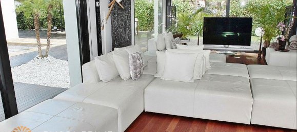 6 bedrooms Villa in Gava, Spain No. 1 10