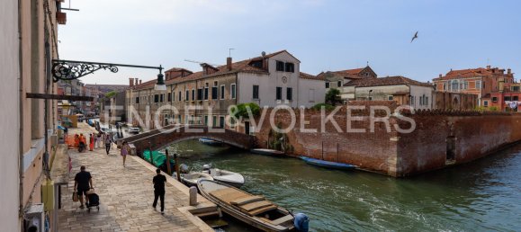 2 bedrooms Apartment in Venice, Italy No. 125655 2
