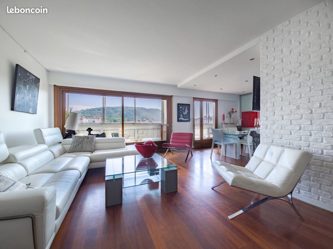 3 bedrooms Apartment in Annecy, France No. 337833