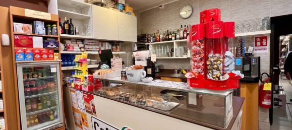 Коммерческая недвижимость с 2 комнатами в Дезенцано дель Гарда, Италия № 341834 4