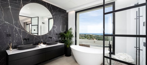 Villa de 6 dormitorios en Málaga, Spain No. 48465 38