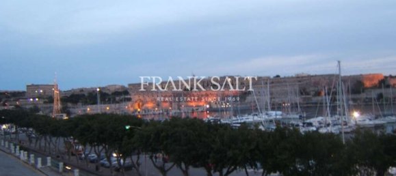 Bureau à Ta' Xbiex, Malta No. 12887 2