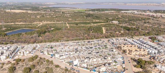 Villa de 3 dormitorios en Orihuela, Spain No. 6329 28