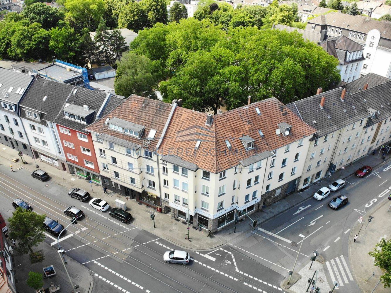 Здание с 55 комнатами в Эссен, Германия № 319544