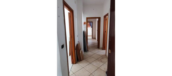 4 bedrooms Apartment in Palermo, Italy No. 345113 3