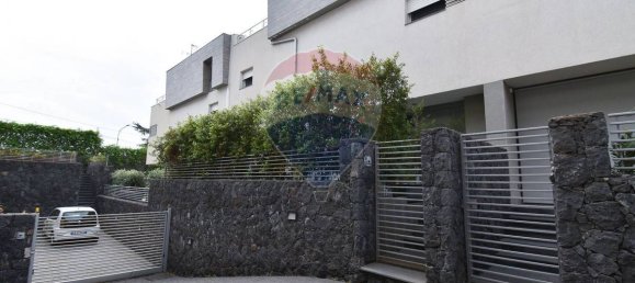 Villa T4 em San Giovanni la Punta, Italy N.º 330036 2