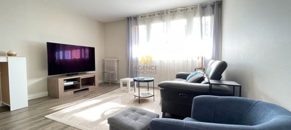 Квартира с 2 спальнями в Ла-Фретт-сюр-Сен, Франция № 300604 3