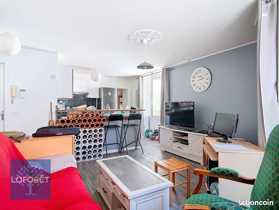 2 bedrooms Apartment in Mennecy, France No. 180233