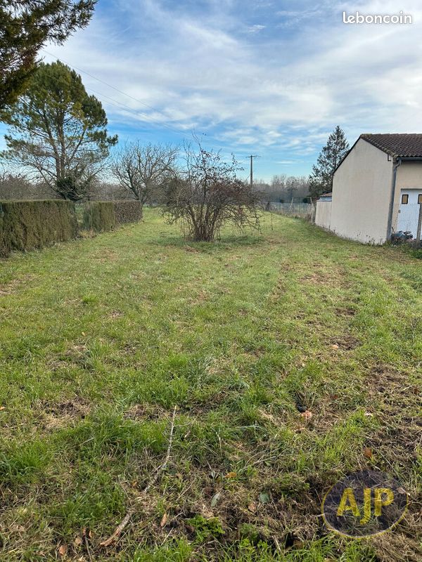 1204m² Land in Colombiers, France No. 113533