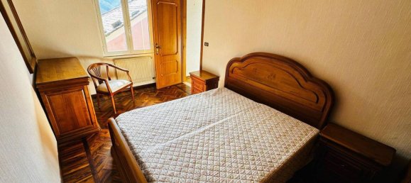 5 rooms Apartment in Genoa, Italy No. 29598 11