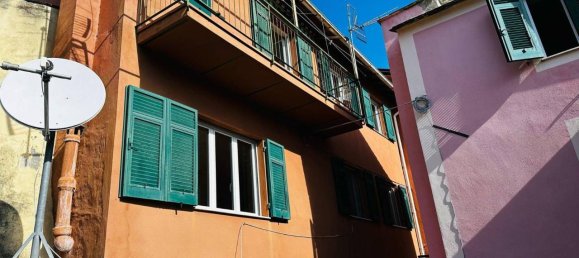 5 rooms Apartment in Genoa, Italy No. 29598 2