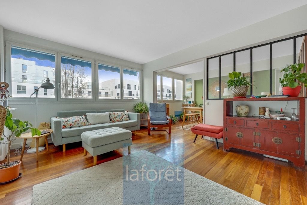 3 bedrooms Apartment in Clichy, France No. 184183