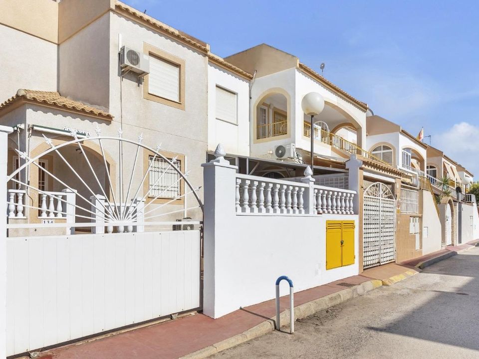 2 bedrooms Apartment in Torrevieja, Spain No. 208842