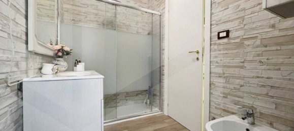 4 rooms Apartment in Rome, Italy No. 19917 25