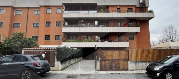 4 rooms Apartment in Rome, Italy No. 19917 3