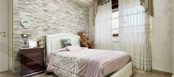 4 rooms Apartment in Rome, Italy No. 19917 20