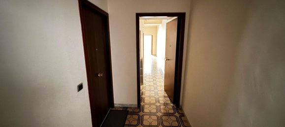 3 rooms Apartment in Barletta, Italy No. 17125 4