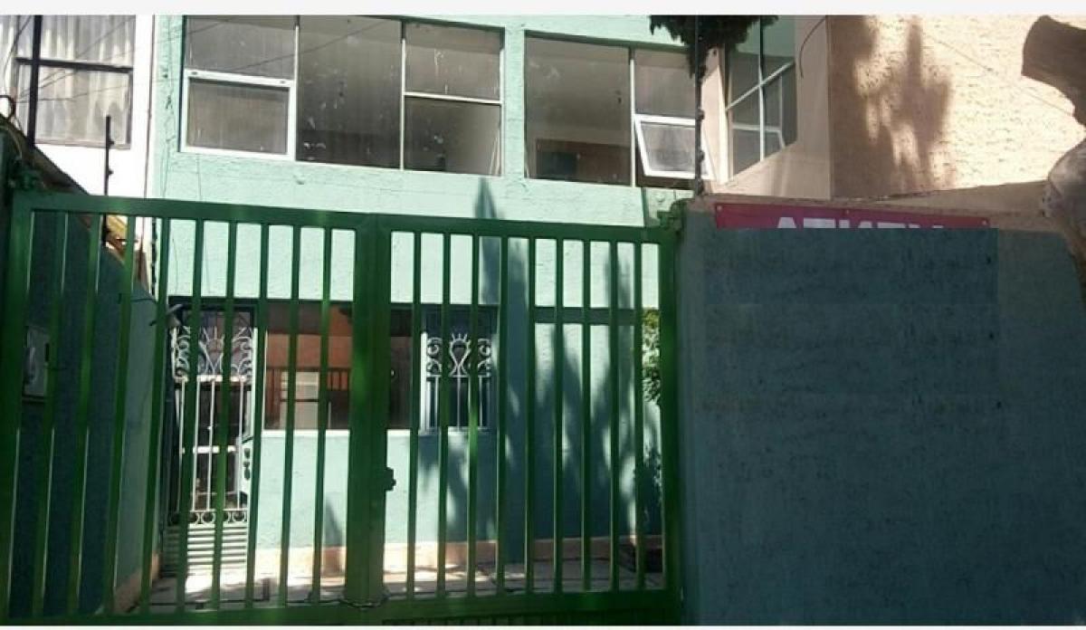 Casa de 6 dormitorios en Querétaro, Mexico No. 185800