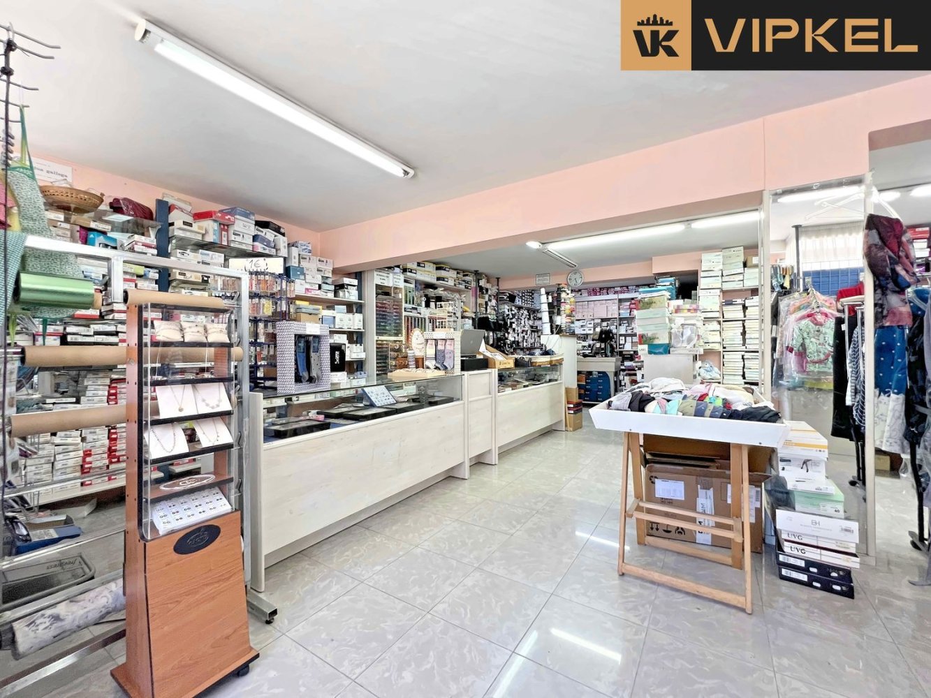 179m² Commercial property in Arteixo, Spain No. 58073