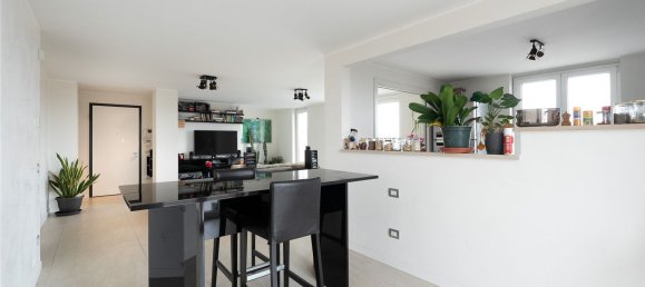 4 rooms Penthouse in Mariano Comense, Italy No. 162591 3