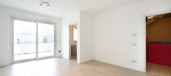 4 rooms Penthouse in Mariano Comense, Italy No. 162591 36