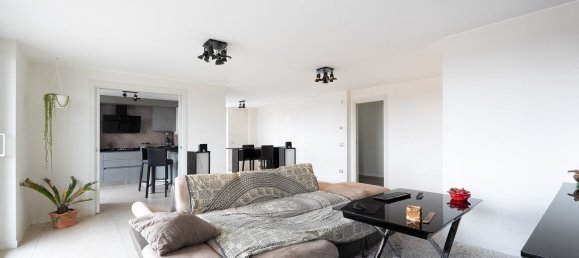 4 rooms Penthouse in Mariano Comense, Italy No. 162591 4