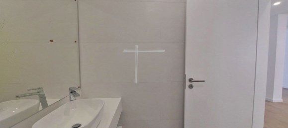 5 bedrooms House in Costa da Caparica, Portugal No. 99928 12