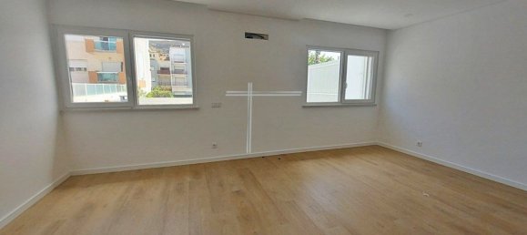 5 bedrooms House in Costa da Caparica, Portugal No. 99928 25