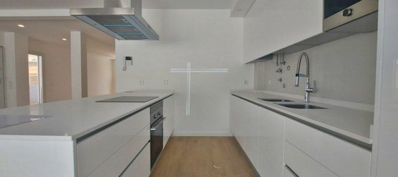 5 bedrooms House in Costa da Caparica, Portugal No. 99928 6