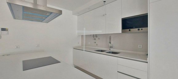 5 bedrooms House in Costa da Caparica, Portugal No. 99928 3