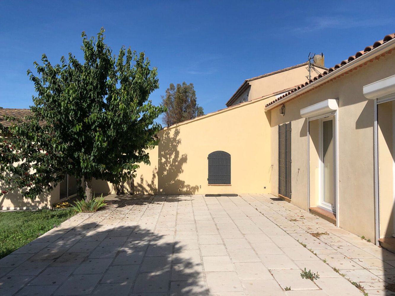 Дом с 4 комнатами в Авиньон, Франция № 328526