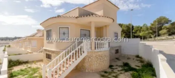 Таунхаус с 3 спальнями в Сан-Мигель-де-Салинас, Испания № 36830 4