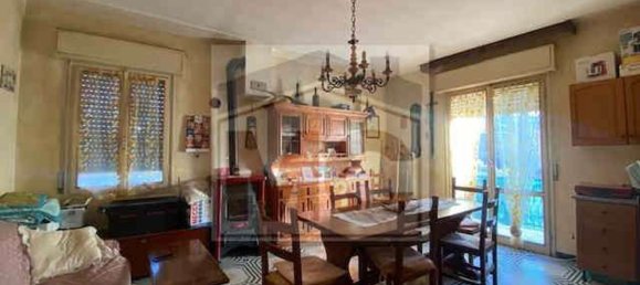 4 rooms Apartment in Rubiera, Italy No. 20433 4