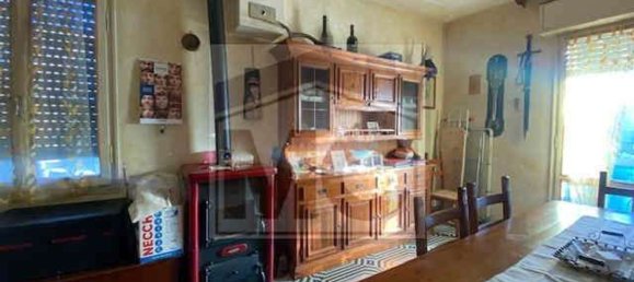 4 rooms Apartment in Rubiera, Italy No. 20433 3