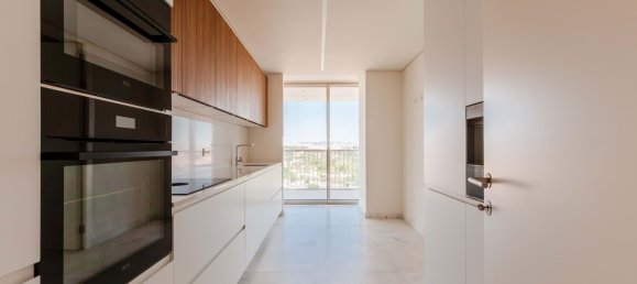 4 bedrooms Apartment in Lisbon, Portugal No. 122038 7