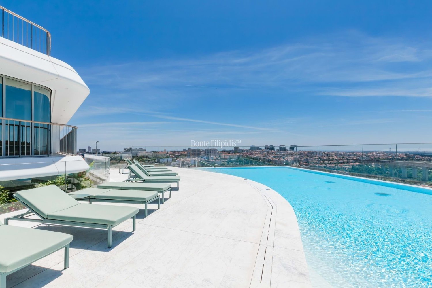 4 bedrooms Apartment in Lisbon, Portugal No. 122038