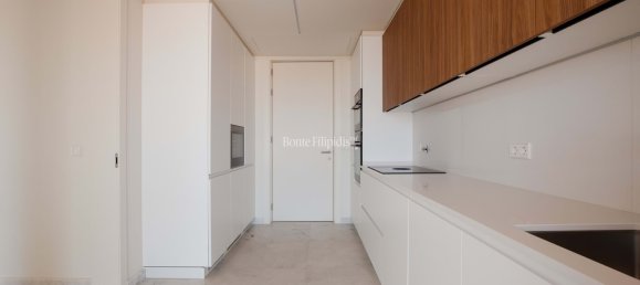 4 bedrooms Apartment in Lisbon, Portugal No. 122038 9