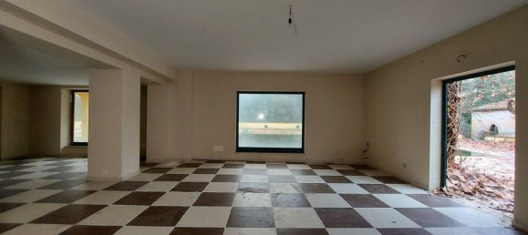 Здание с 18 спальнями в Монте Сан Джованни Кампано, Италия № 51592 48