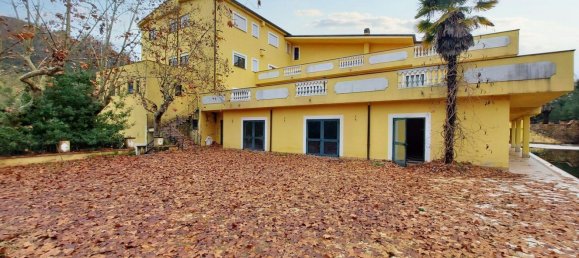 Здание с 18 спальнями в Монте Сан Джованни Кампано, Италия № 51592 18