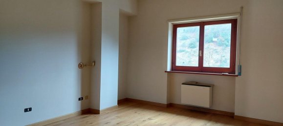 Здание с 18 спальнями в Монте Сан Джованни Кампано, Италия № 51592 39