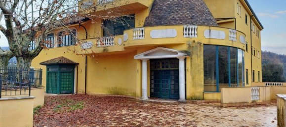 Здание с 18 спальнями в Монте Сан Джованни Кампано, Италия № 51592 15