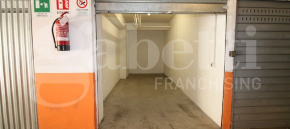 14m² Garage in Rome, Italy No. 57077 2