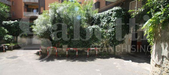 14m² Garage in Rome, Italy No. 57077 6