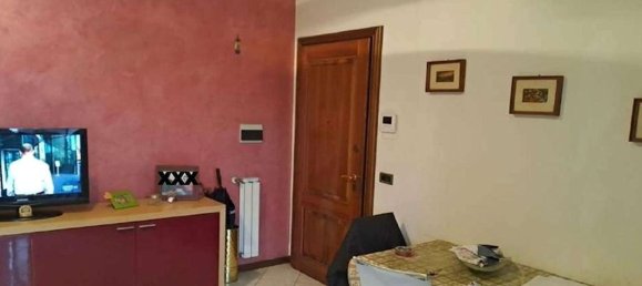 4 rooms Apartment in Prato, Italy No. 279418 8