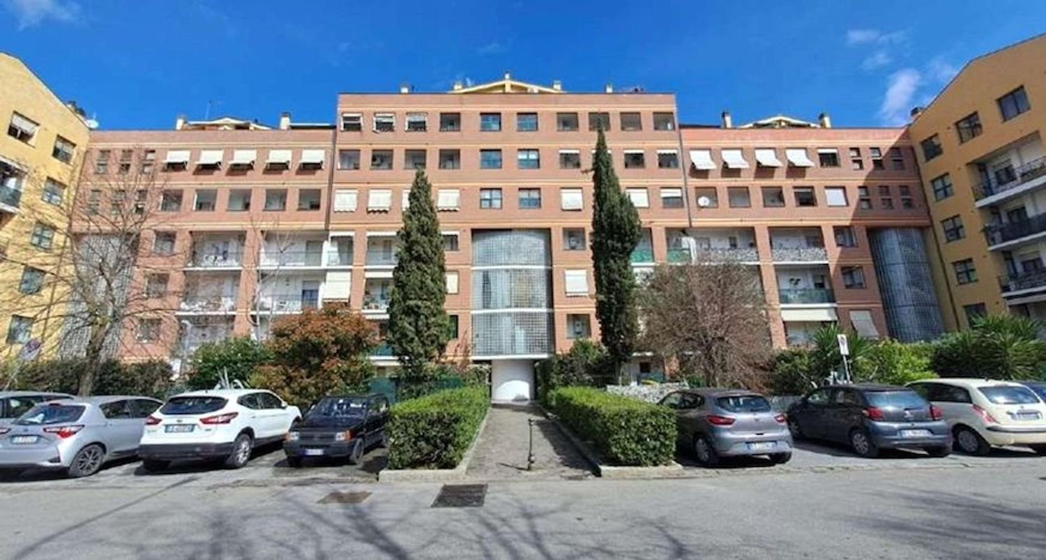 4 rooms Apartment in Prato, Italy No. 279418