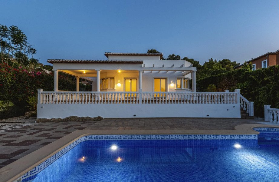 Villa de 4 dormitorios en Jávea, Spain No. 284607