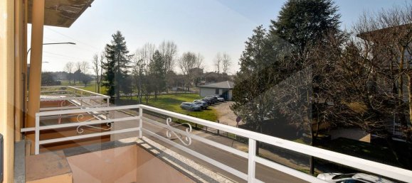 3 rooms Apartment in Parabiago, Italy No. 20956 7