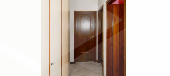 3 rooms Apartment in Parabiago, Italy No. 20956 11