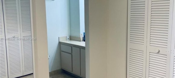 1 dormitorio propiedad comercial en alquiler en Miami, Miami-Dade, Florida, USA № 615353 12