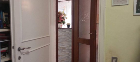 3 rooms Apartment in Rome, Italy No. 65202 8